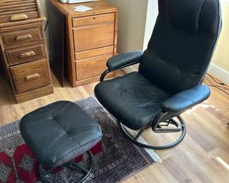 Swivel Base Recliner With Ottoman