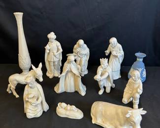 Goebel Hummel Nativity Scene With Lenox  Wedgewood