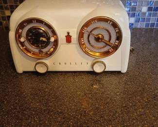 Crosley Baklite D25TN Clock Radio,