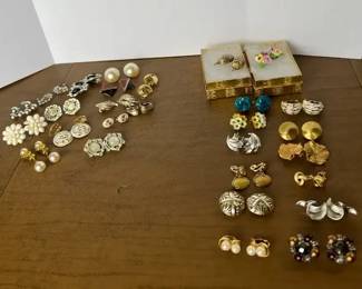 Clip And Screw Back Earrings 28 Pairs