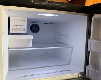 #181 Samsung 18 cu stainless steel freezer to with icemaker  RT18m621138g	 $500.00 			