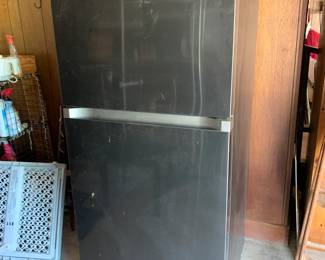 #181 Samsung 18 cu stainless steel freezer to with icemaker  RT18m621138g	 $500.00 			