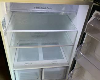 #181 Samsung 18 cu stainless steel freezer to with icemaker  RT18m621138g	 $500.00 			