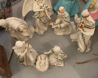 #141 Lenox Holiday nativity set of 7 $35.00