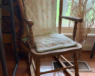 #135 kids rocking chair $20.00