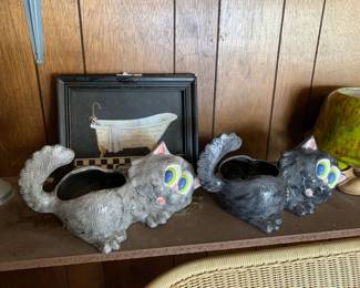 #108 pair of cat ceramic planters $20.00