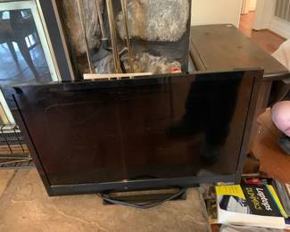#90 24 inch vizio tv $20.00