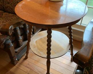 #10 round oak table 24 x 30 $100.00