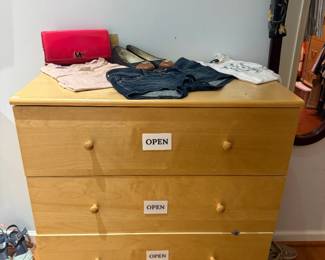 Dresser