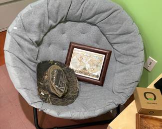 Saucer Folding Chair 