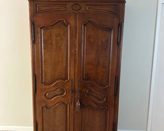 1990’s Wardrobe Henredon $400
