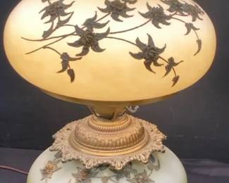 XL Vintage Hurricane Lamp Gone With The Wind parlor Lamp Light Comes On