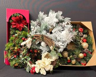 Decorating For The Holidays Wreathes And Swag