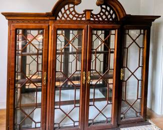Lexington Breakfront Hutch 1/2