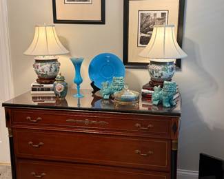 R Way Furniture dresser