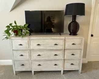 Universal dresser
