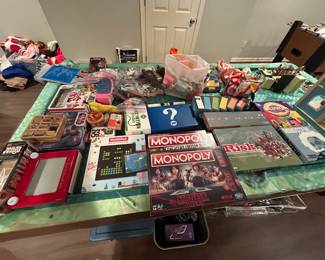 Tons of toys and games - some brand new