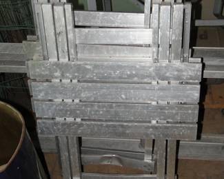 Folding tables