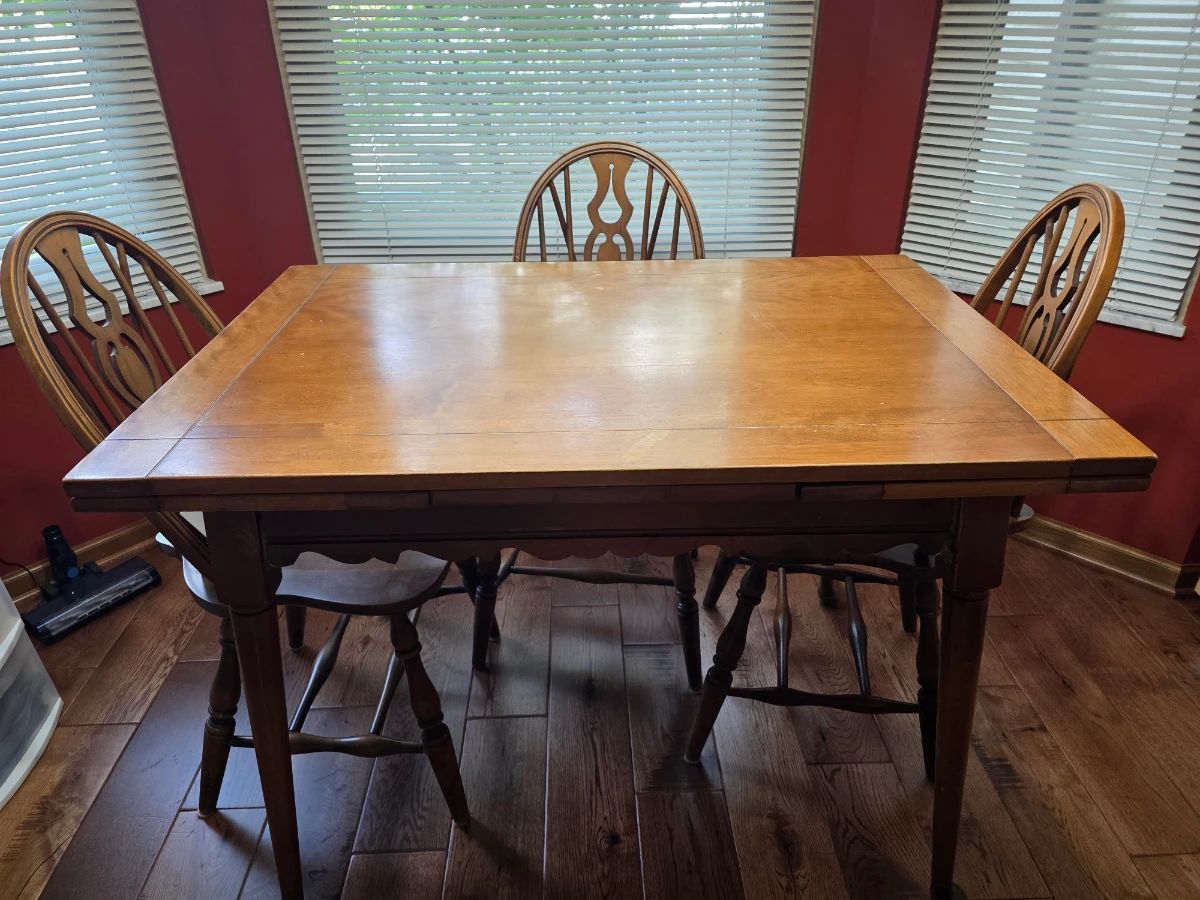Vintage maple table and 4 chairs.