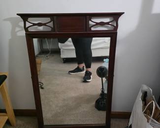 Antique mirror. Comes with wasteland, bowl, and dish