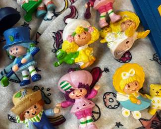 Strawberry mini figurines from 1980-90