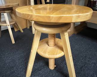 Screw-Top bar stools adj. Set of 2