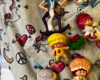 Strawberry mini figurines from 1980-90