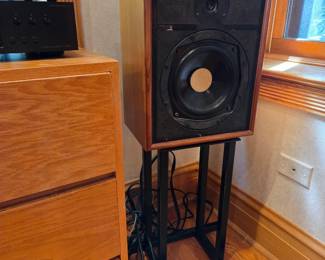 Linn Sondek LP12 turntable with speakers Sara $3000
