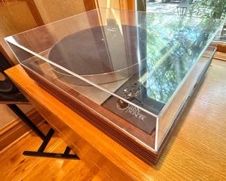 Linn Sondek LP12 turntable with speakers Sara $3000