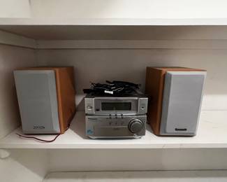 Panasonic CD radio with speakers $50