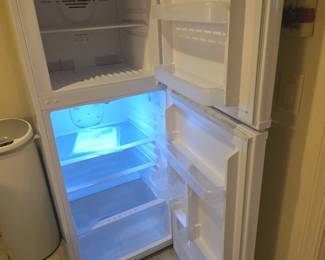 Haier . cu. ft. White Top Freezer Refrigerator second image
