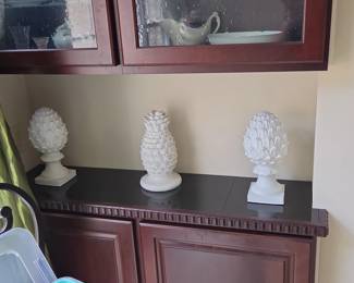 Set of White Resin Pineapple and Artichoke Decor Pieces