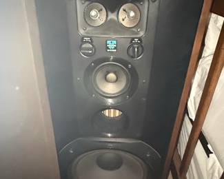 CerwinVega VS Floorstanding Speakers