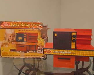 Kenner Betty Crocker EasyBake Oven