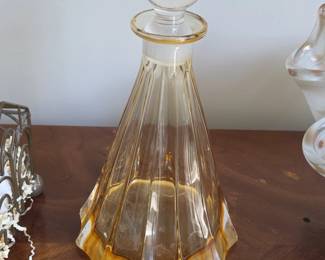 Amber Glass Decanter with Stopper