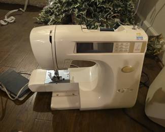 Baby Lock Esante ESi Sewing and Embroidery Machine
