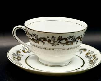 (6) Saucers (5) Teacups