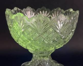 vintage Westmoreland "Thumbelina" child's punch bowl