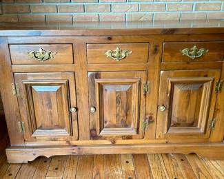 Same hutch as previous photo without top