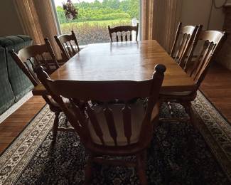 S. Bent & Brothers Dining Table, 2 leaves and 6 Chairs