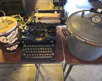 Collectables Royal Typewriter