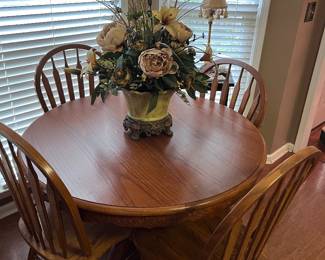 Country Style Round Dining Table and Chairs