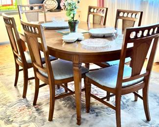 Wonderful Dining Table and Chairs