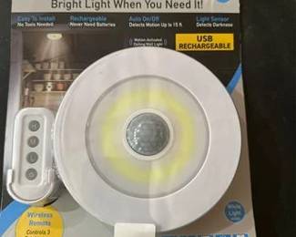Ultra Overhead Motion Activated LED Rechargeable Night Light