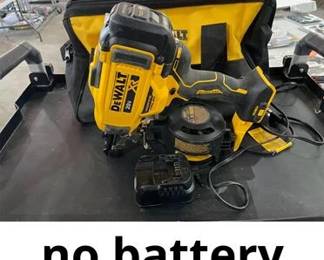 Dewalt 20v Cordless Roofing Nailer with Carry Bag and Charger