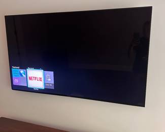 M19 - $75. Samsung Model UN55HY8550F. October 2014 Model. 55-inch Class 4K Ultra HD 3D Smart LED TV. NO LEGS - Does NOT include the wall mount.