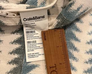 M26 - $20. Crate & Barrel Genevieve Bennett Pillow Cover Set. 23" square.