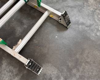 M4 - $125. Werner D1220-2 Extension Ladder. 225# weight limit. 20' extension ladder.
