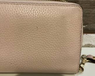 M21 - $60. MK Michael Kors Bucket Purse w/ matching wallet. Great condition. Clean inside. Measures 14" x 6.5" x 10" tall.