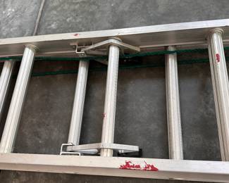 M4 - $125. Werner D1220-2 Extension Ladder. 225# weight limit. 20' extension ladder.